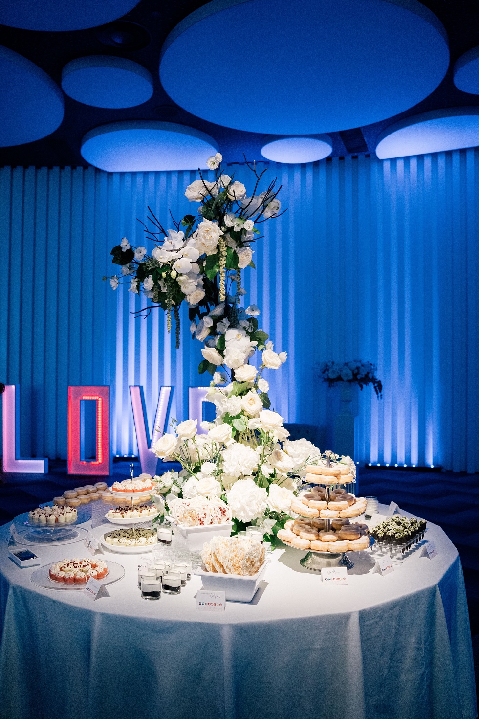 Book your wedding day in GF VICTORIA